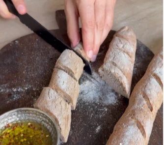 Karabuğday baget ekmeği: kitapçığın 13. sayfasındaki yemek görseli